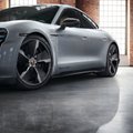 „Porsche“ meistrai sukūrė išskirtines apdailas „Taycan“ elektromobiliams