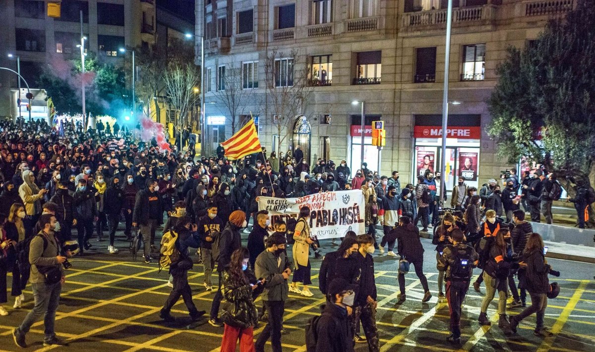 Ispanijoje kilus protestams po reperio suėmimo sulaikyta 14 žmonių, 33 sužeisti
