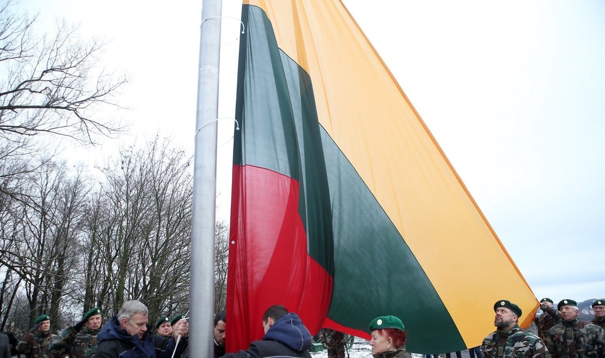 Kaune iškelta didžiausia miesto vėliava