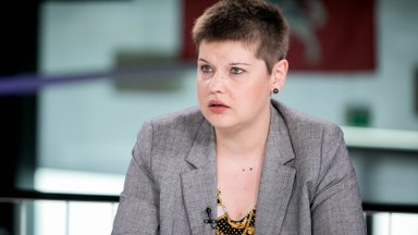 Viceministrė Simonaitytė: dėl vakcinos kovoja valstybės, todėl neaišku, kada jas įsigyti galės verslai