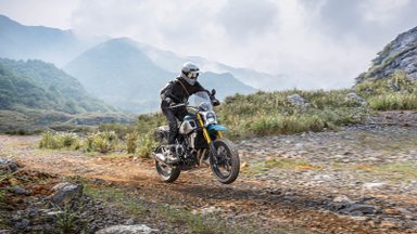 Papasakojo, kokios naujienos laukia motociklų gerbėjų: elektra ateina, tačiau benzinas dar nežada trauktis