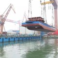 Kinijoje anglį gabena elektrinis krovininis laivas