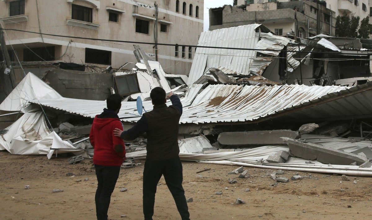 Po masinių Izraelio aviacijos antskrydžių atšaukiama protesto Gazos Ruože akcija