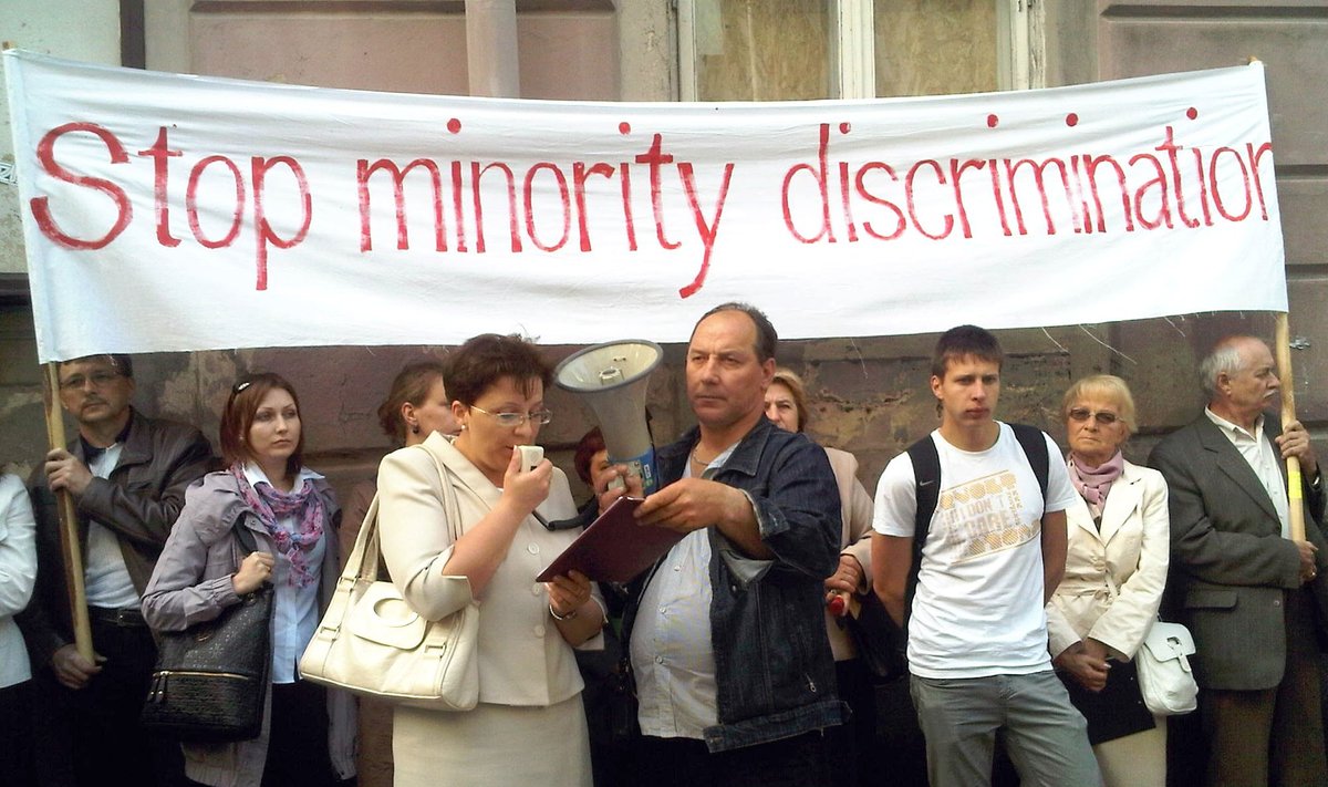 Lietuvos lenkų mokyklų tėvų forumo protesto akcija