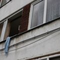 Vilniuje moteris iššoko pro langą