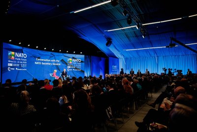 NATO viršūnių susitikimo viešojo forumo atidarymas