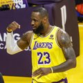 Kontraktą su „Lakers“ pasirašęs Jamesas išpildys svajonę žaisti kartu su sūnumi