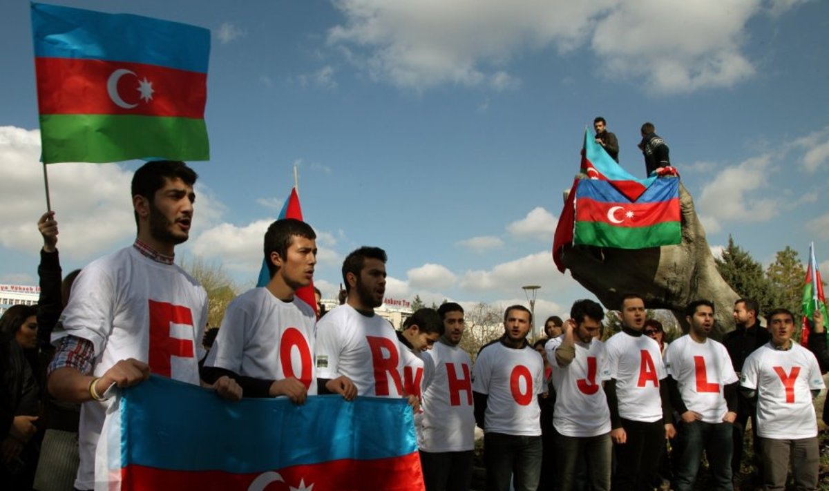 Protestuotojai dėl Chodžaly skerdynių Kalnų Karabache