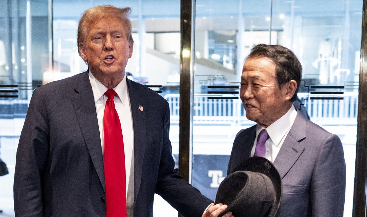 Donaldas Trumpas, Taro Aso