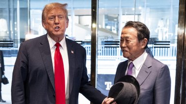 Trumpas Niujorke susitiko su buvusiu Japonijos ministru pirmininku