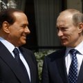 Berlusconi pasigyrė gimtadienio proga iš Putino gavęs 20 butelių degtinės