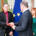 Премьер-министр вручил профессору Мажилису первую Премию прогресса Литвы