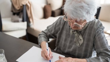 Pradėti kurti itin perspektyvūs vaistai nuo Alzheimerio ligos, tačiau Lietuvos mokslininkams jie kelia abejonių