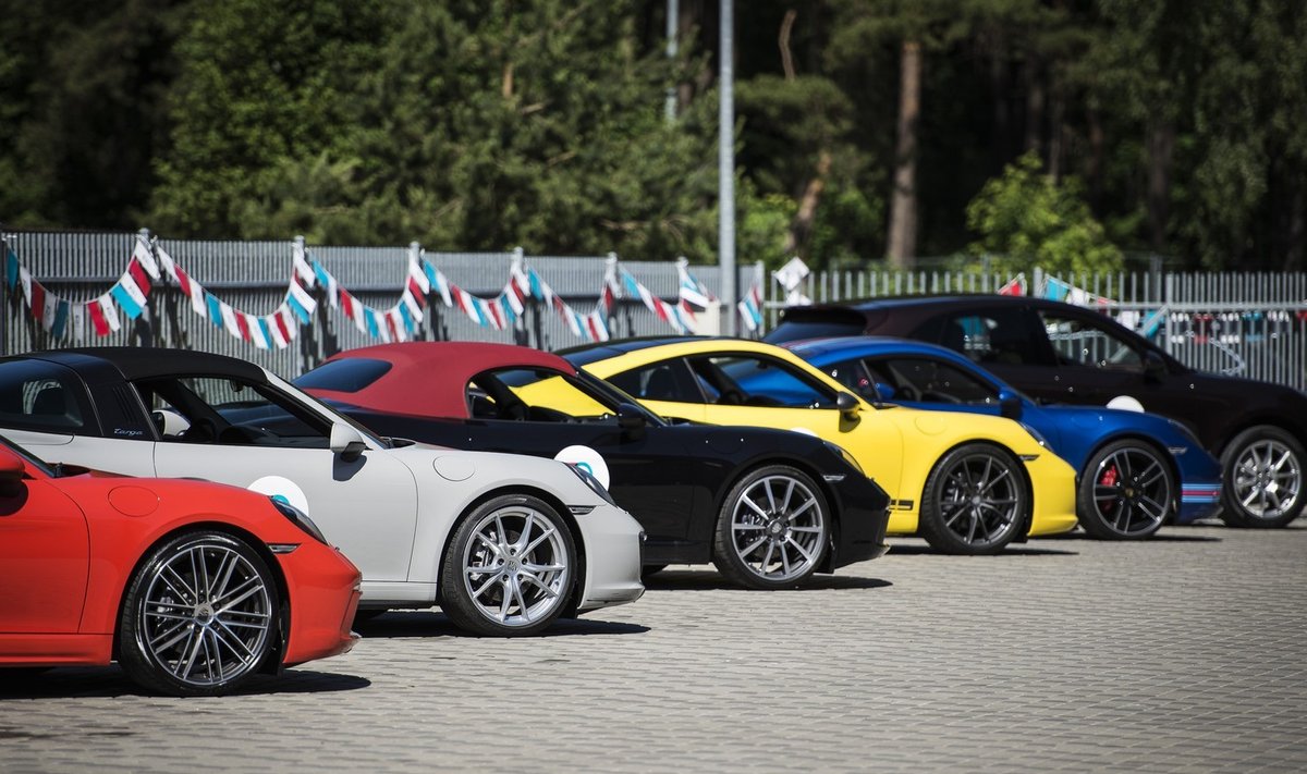 Kokios spalvos "Porsche" nori lietuviai