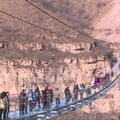 Kinijos šiaurėje atidarytas ilgiausias pasaulyje stiklo tiltas