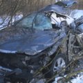Sunkvežimio priekaba nuo kelio nubloškė „Hyundai“, sužalotas vyras šaukėsi Dievo