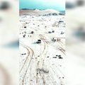 Saudo Arabijos gyventojus stebina retas reginys – sniegu nuklotos smėlio kopos