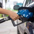 Ekspertai: degalų kainų brangimo tendencijos kol kas išlieka