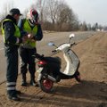 Už tris KET pažeidimus mopedo vairuotojui gresia bauda iki 434 eurų