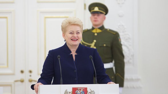 Rinktinę apdovanojusi D. Grybauskaitė: įsipareigoju nuvykti į olimpiadą, jei tai jums padės