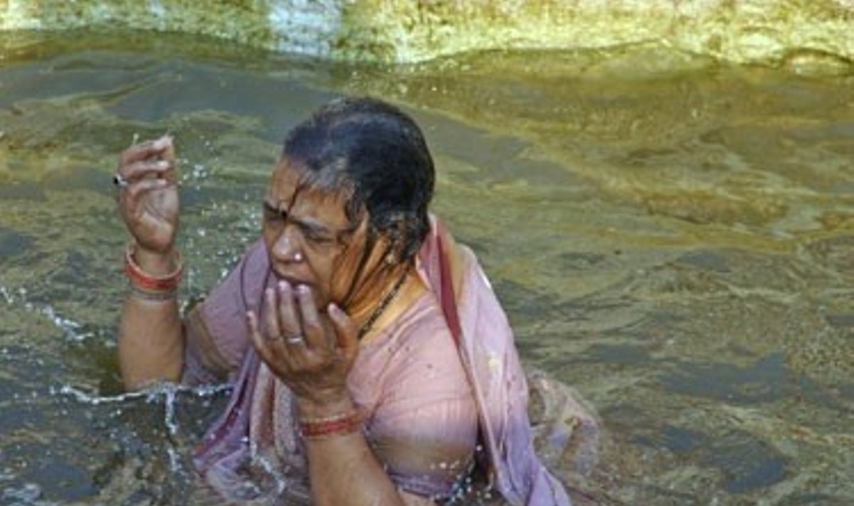 Apsivalymas Gange (Indija).