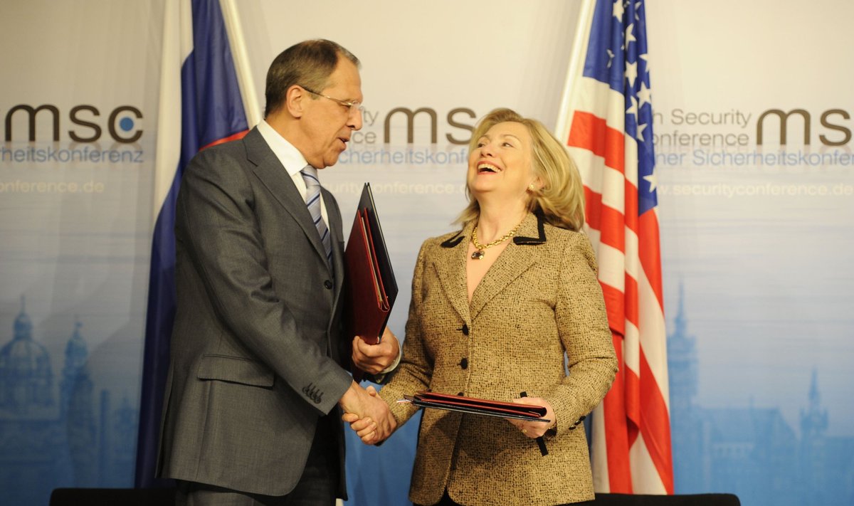 Sergejus Lavrovas ir Hillary Clinton
