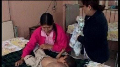 Peru gydytojai berniukui pašalino 3 kilogramus svėrusius auglius