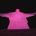 Rio de Žaneire Kristaus skulptūrą nušvietė rožinė šviesa