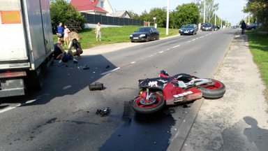 Motociklininkų saugumas eisme: koją kiša ne tik pačių klaidos, bet ir sėdintys automobiliuose