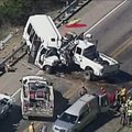 Teksase susidūrus bažnyčios autobusui ir sunkvežimiui žuvo 13 žmonių