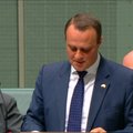 Australijos parlamente deputatas pasipiršo savo partneriui