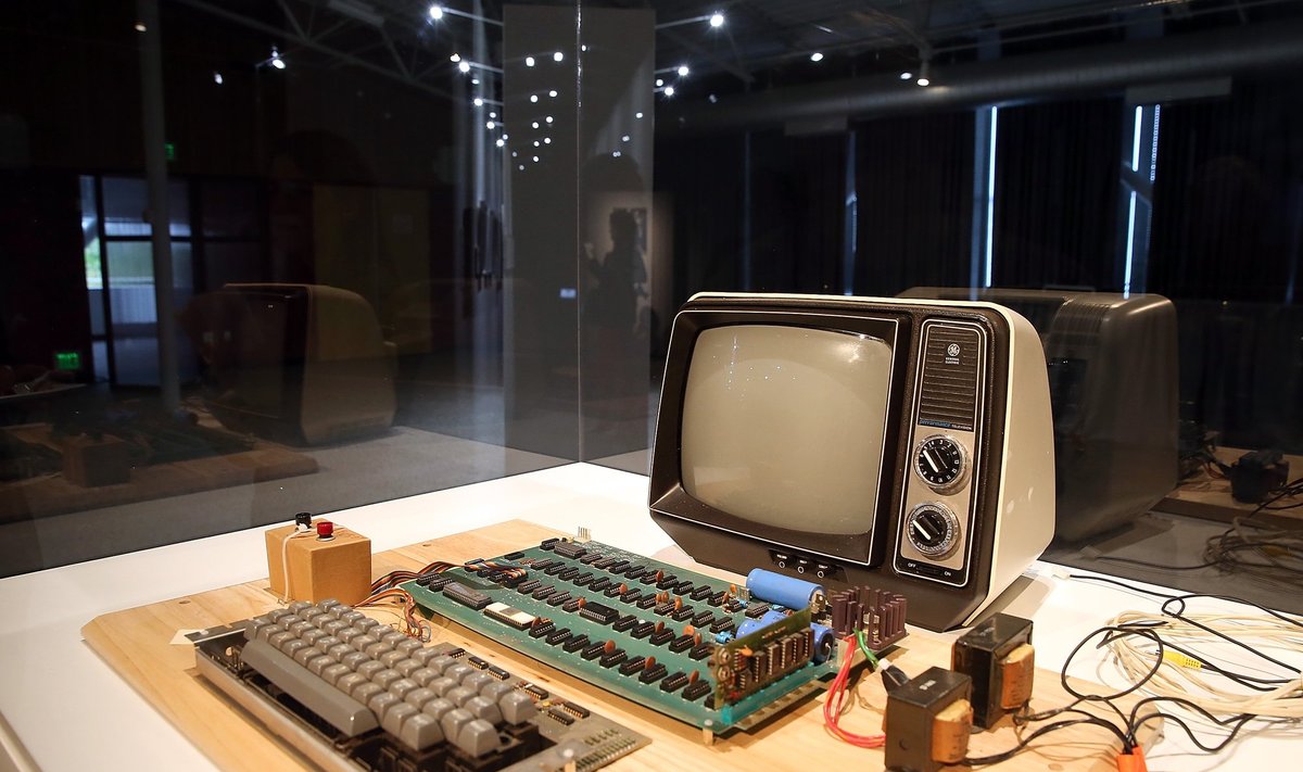1976 metais pagamintas "Apple I" kompiuteris