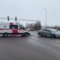 В Вильнюсском районе в ДТП попал автомобиль скорой помощи