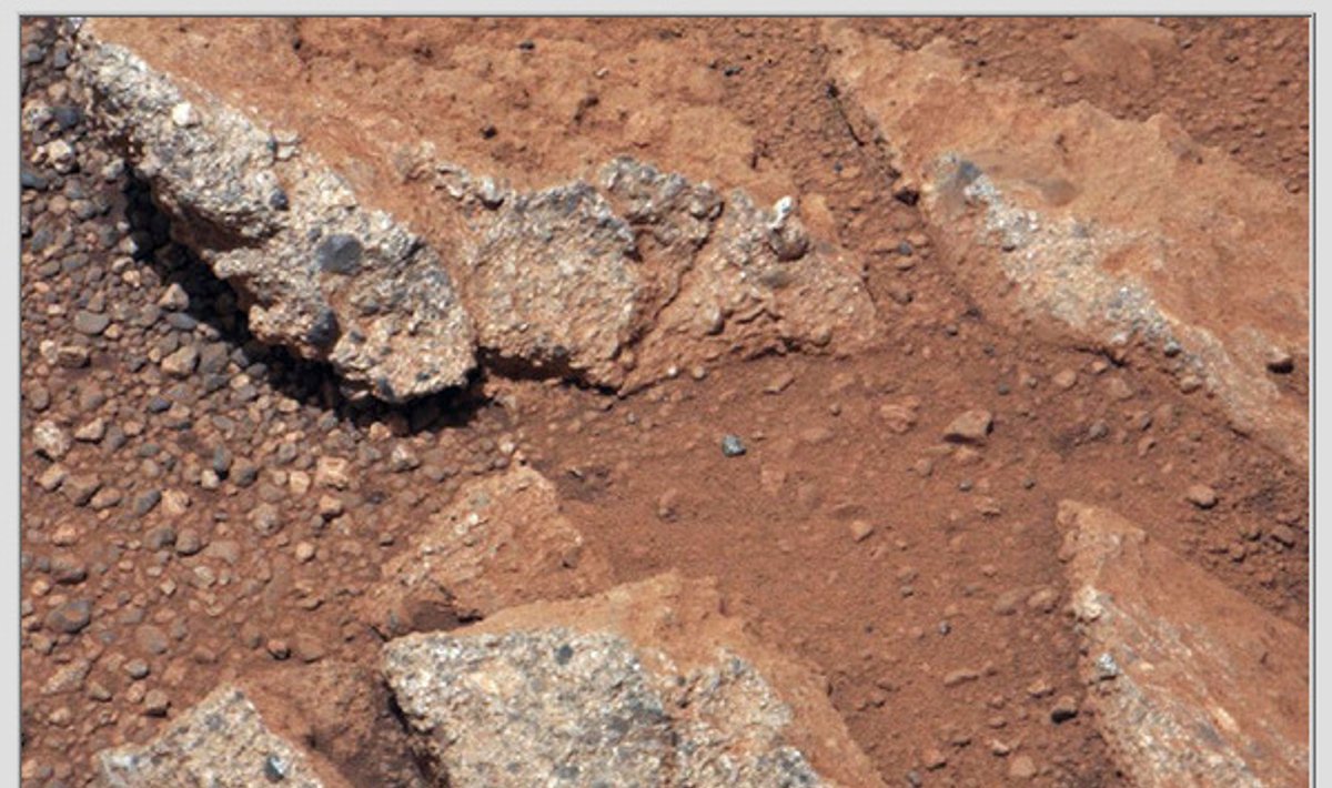 "Curiosity" nufotografuota numanoma vandens vaga Marse