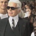 „Chanel“ pristatė K.Lagerfeldo sukurtą 2011 m. pavasario–vasaros kolekciją