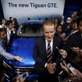 „Volkswagen“ vadovas Tokijo automobilių parodoje atsiprašė dėl skandalo