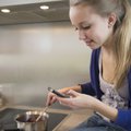 Paauglių priklausomybė nuo telefonų – beveik neišvengiama