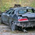 Porelės pasivažinėjimas Vilniuje: automobilis vartydamasis nulėkė šlaitu