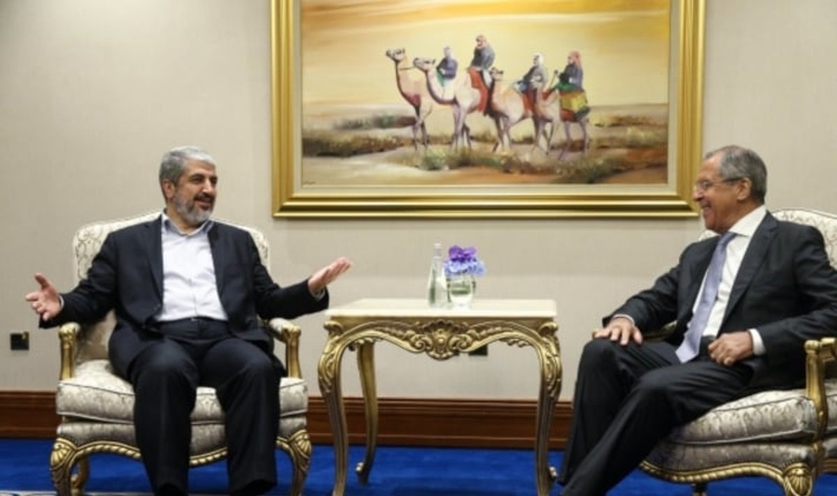 Sergejus Lavrovas su Hamas vadeiva Maskvoje
