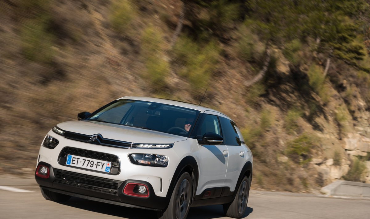 "Citroen C4 Cactus" bandymai