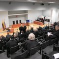 Šešiems kaltinamiesiems riaušių prie Seimo byloje už nedalyvavimą teismo posėdyje skirtos piniginės baudos