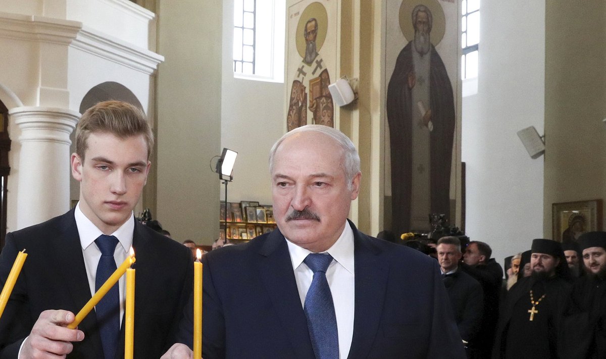 Nikolajus Lukašenka, Aliaksandras Lukašenka