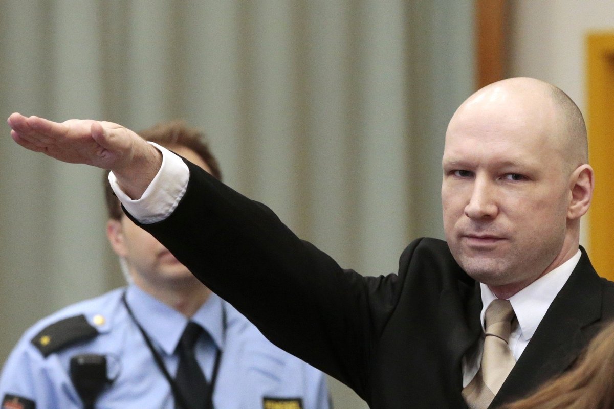 Breivik, som drepte 77 mennesker, saksøker Norge