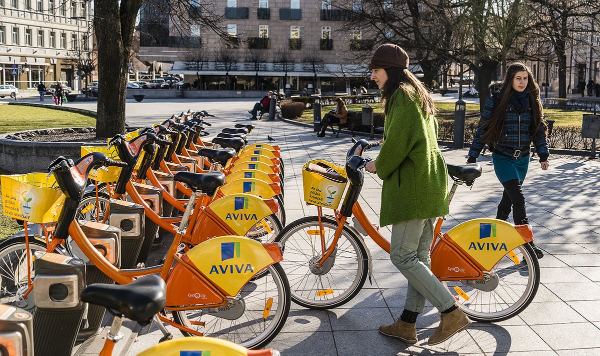 Orange Bicycles return to Vilnius Streets.   Photo © Ludo Segers @ The Lithuania Tribune