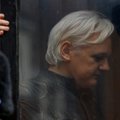 Assange'ą išžaginimu kaltinusi švedė ragina atnaujinti bylą