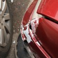 Karantino kaina vairuotojams: kiemuose apgadintų automobilių – penktadaliu daugiau