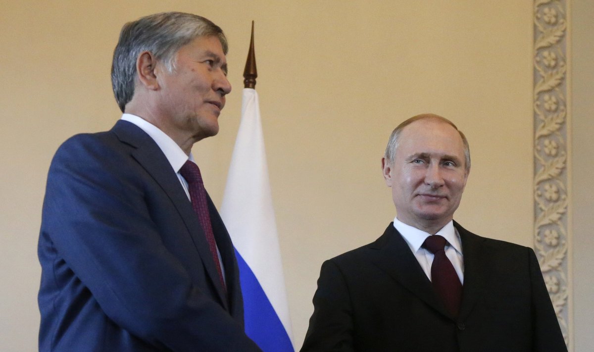 Almazbekas Atambajevas, Vladimiras Putinas