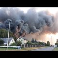 Kaišiadorių r. užsidegė įmonė „Roda“: gausios ugniagesių pajėgos gesino gaisrą 2000 kv. m. plote