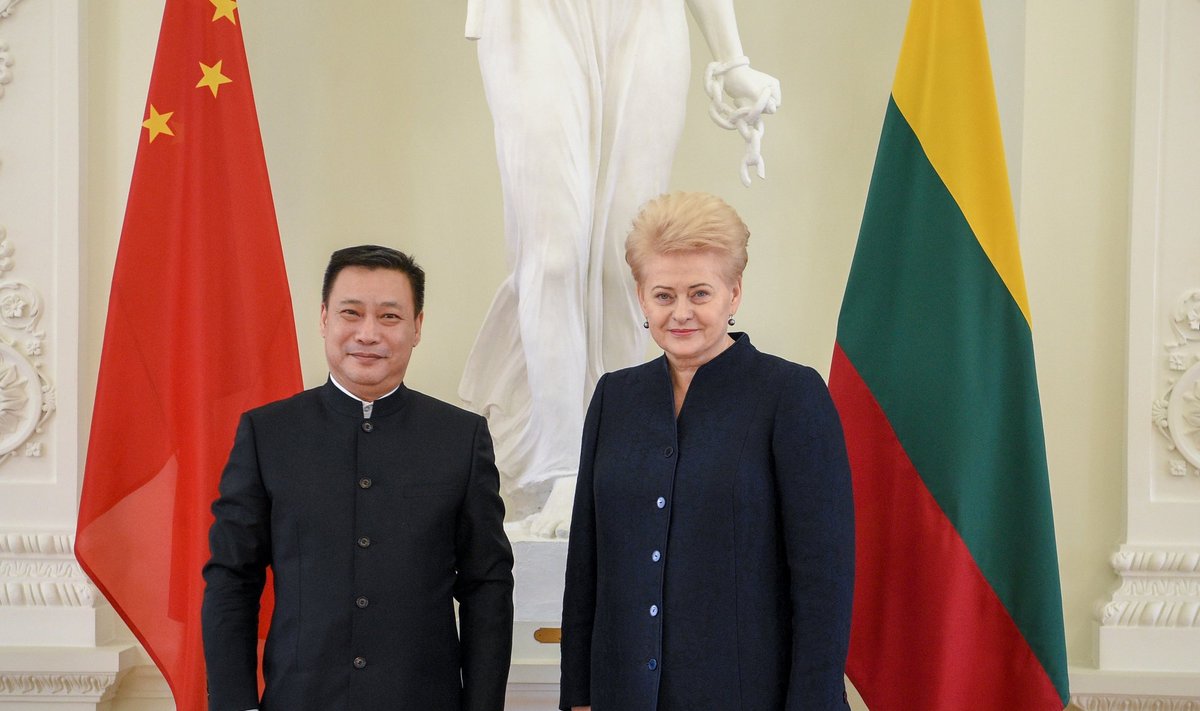 H.E. Ambassador Shen Zhifei and H.E. President Dalia Grybauskaitė