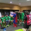 Airijos futbolo rinktinė persirengimo kambaryje šventė kartu su Supermenu